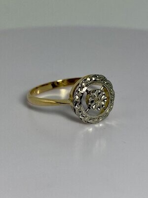 Platinum art deco ring with diamond