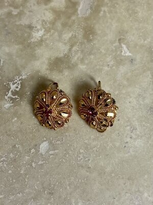 Earrings with pink topas