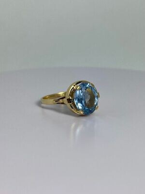 Vintage ring with blue spinel