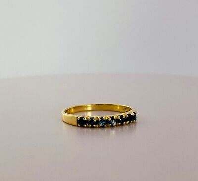 Vintage ring with sapphire
