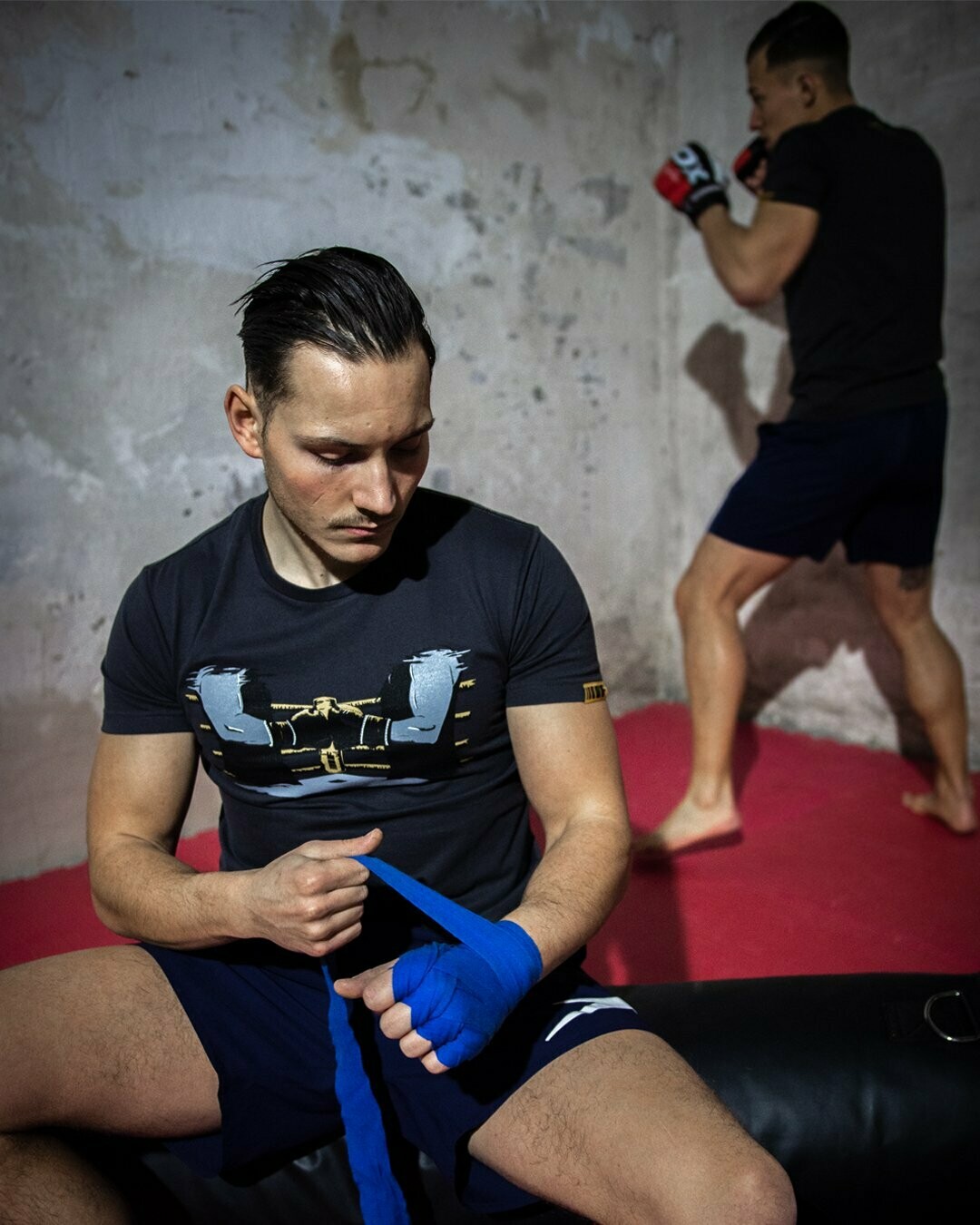 T-Shirt "Touch Gloves"