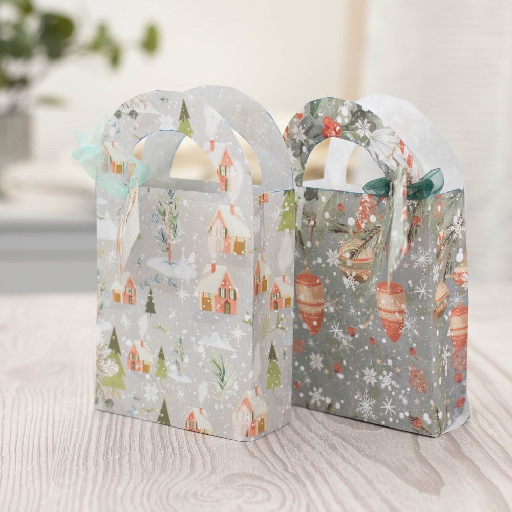 Crafters Companion - Christmas Gift boxes - Precut - 1 of each design inc 2 tag sheets - 8 pcs