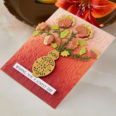 Spellbinders Paper Arts - Embossing Folder - 3D - Regal Reflections Collection - Regal Lattice - E3D-0147