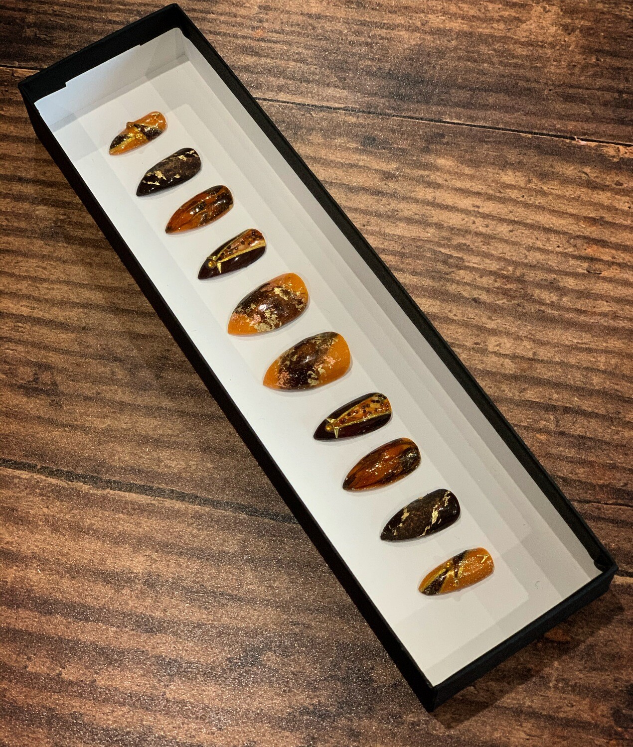 Amberglam press-on nail set
