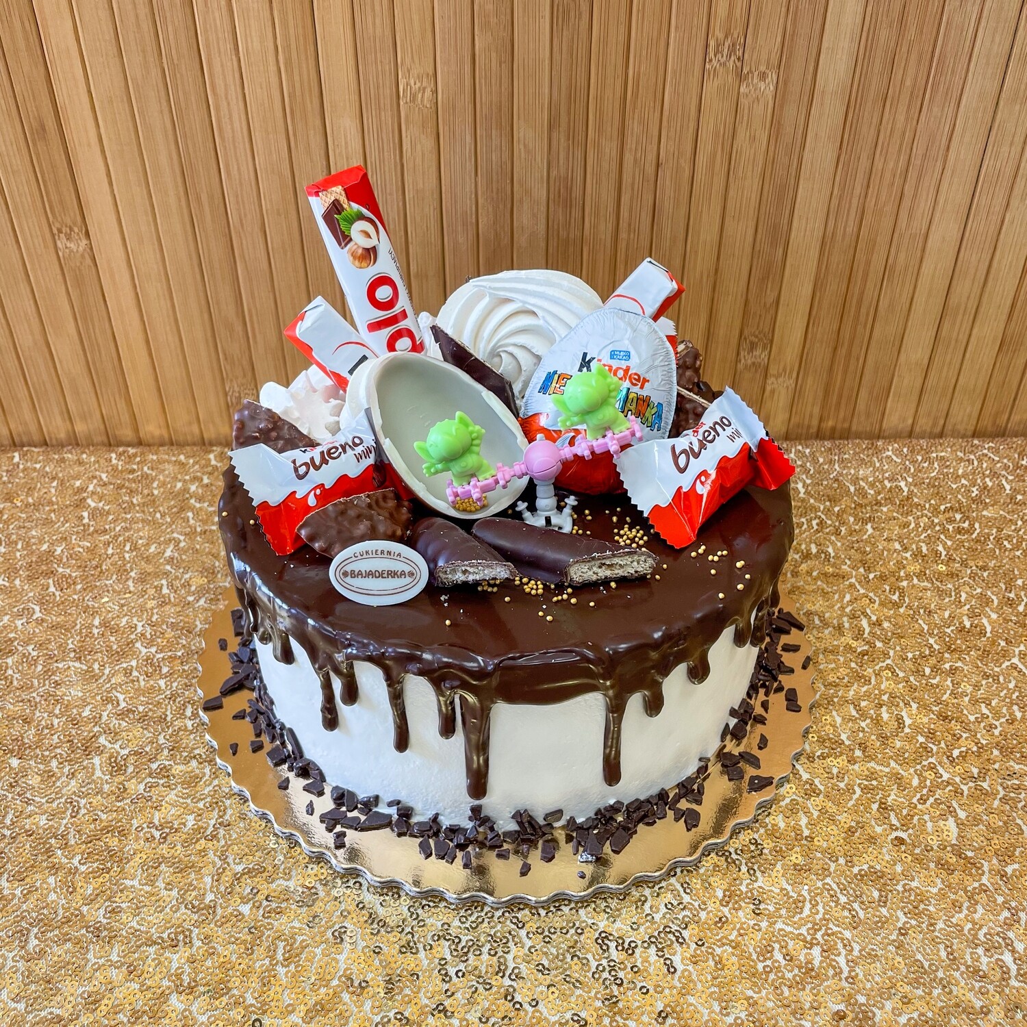 TORT URODZINOWY KINDER