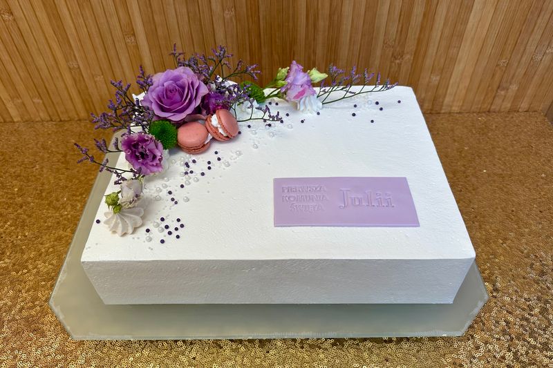 TORT KOMUNIJNY PROSTOKĄTNY Z KWIATAMI