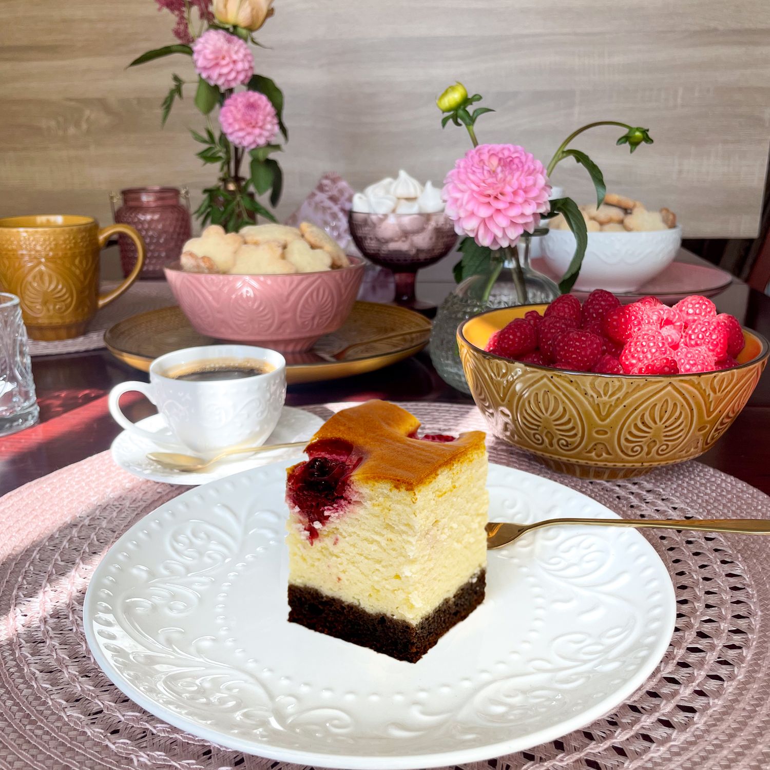 SERNIK CZEKOLADOWY Z MALINĄ