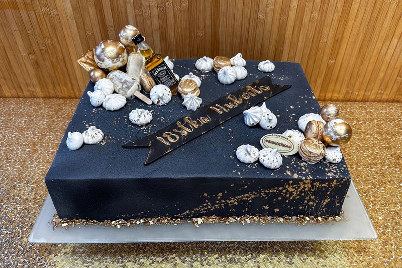 TORT PROSTOKĄTNY CZARNY WHISKEY