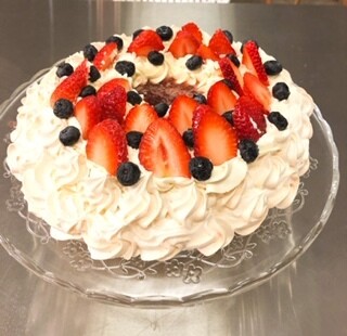 Berries Pavlova