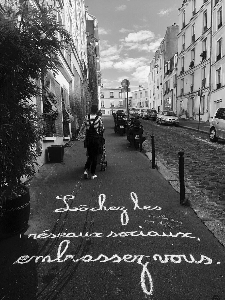 Lâchez les réseaux sociaux, embrassez-vous - 28,5 X 38 cm limité à 2 exemplaires