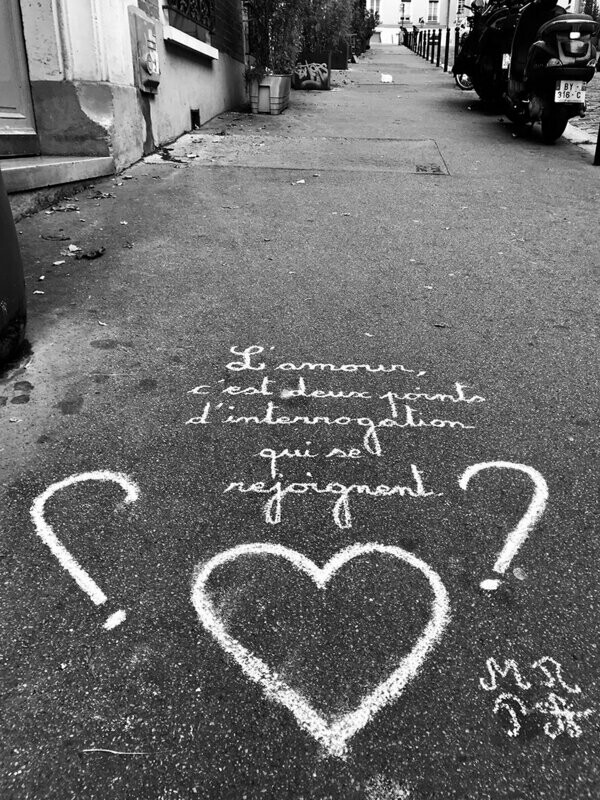 L'amour, c'est deux points d'interrogation qui se rejoignent - 28,5 X 38 cm limité à 2 exemplaires L'amour, c'est deux points d'interrogation qui se rejoignent - 28,5 X 38 cm limité à 2 exemplaires
