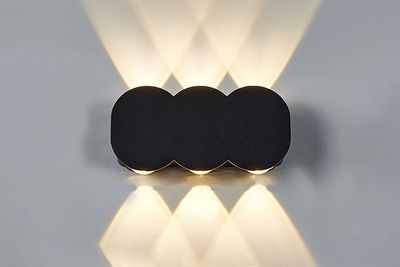 APPLIQUE DA MURO CON 6 LED NERO - LUCE CALDA