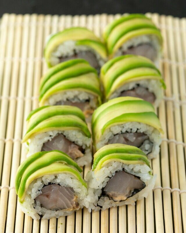 Uramaki  Spicy Ricciola con avocado - 8 pz