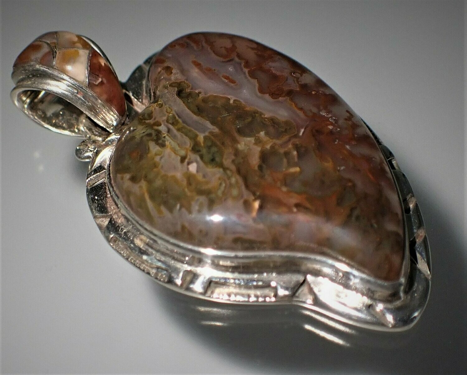 Bull Canyon Agate Pendant