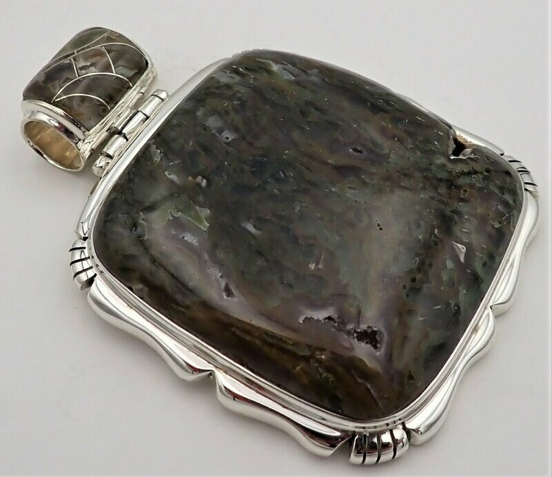 Bull Canyon Agate Pendant
