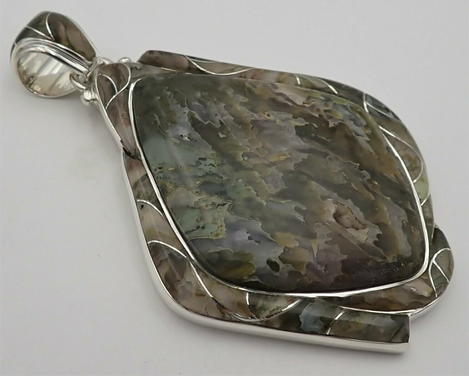 Bull Canyon Agate Pendant