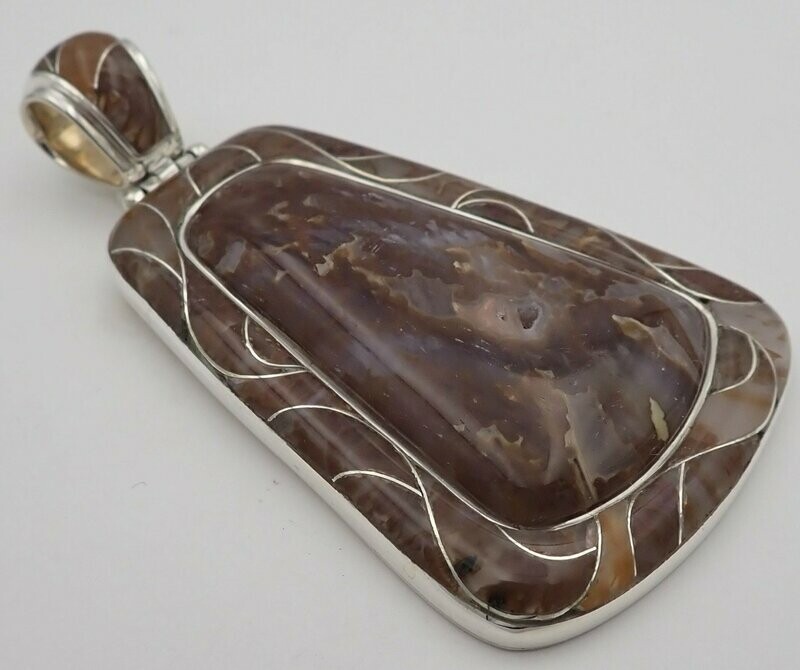 Bull Canyon Agate Pendant