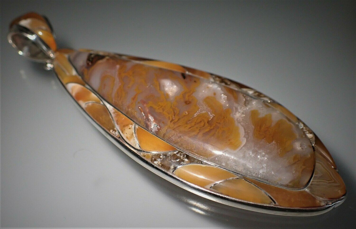 Bull Canyon Agate Pendant