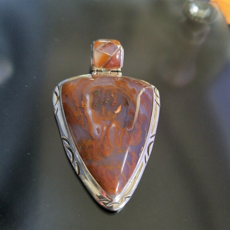 Bull Canyon Agate Pendant