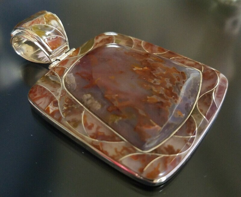 Bull Canyon Agate Pendant