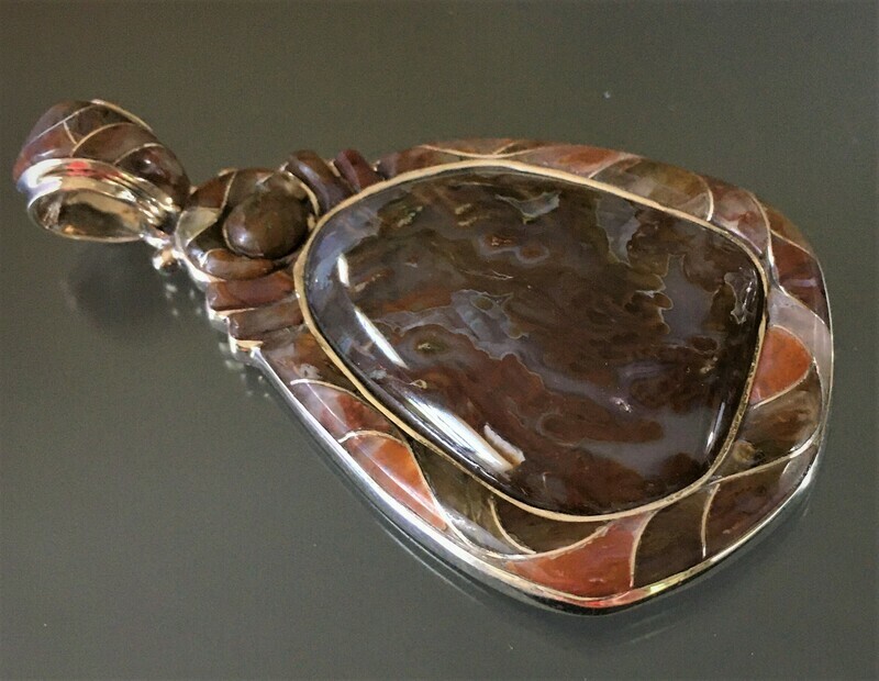 Bull Canyon Agate Pendant