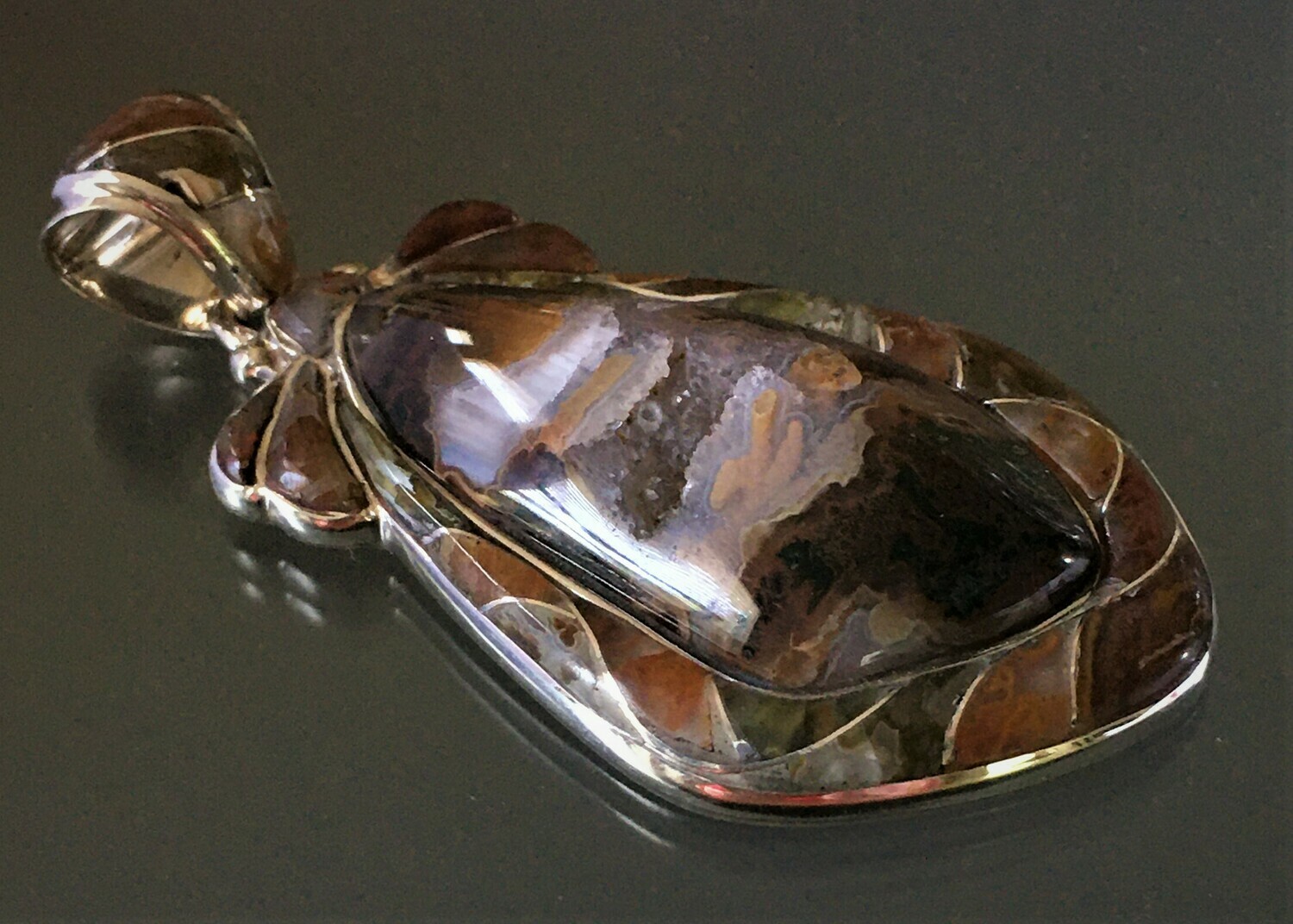 Bull Canyon Agate Pendant