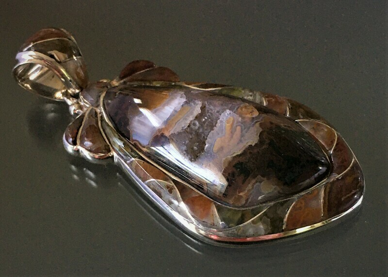 Bull Canyon Agate Pendant