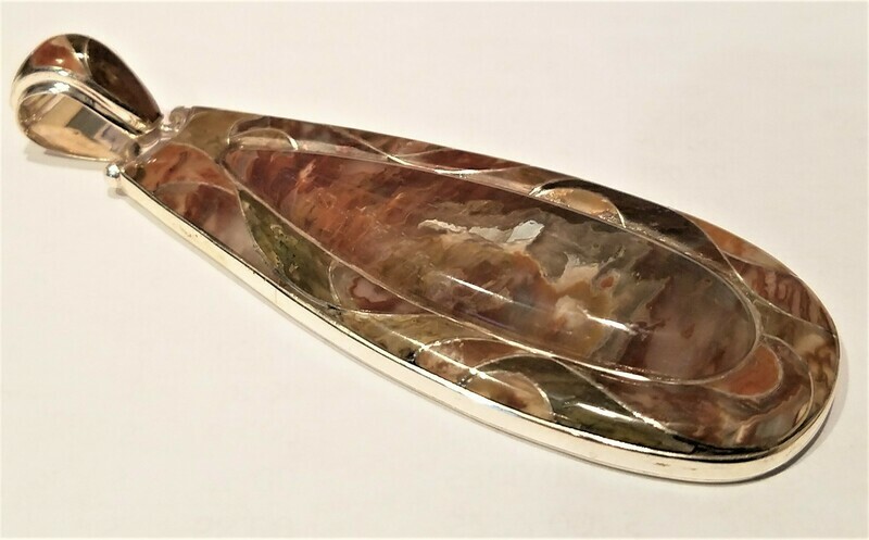 Bull Canyon Agate Pendant
