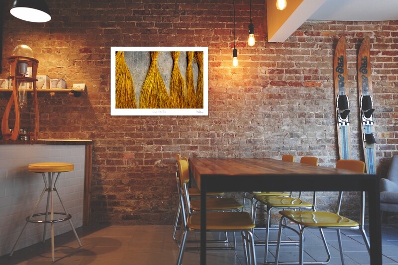 Drying coloured straw
