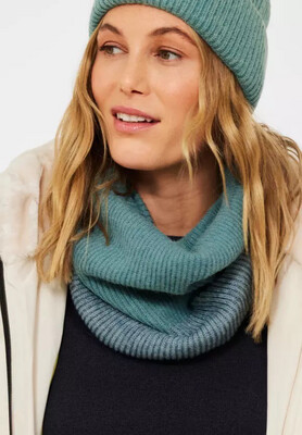 CECIL Two Tone Green Loop Scarf