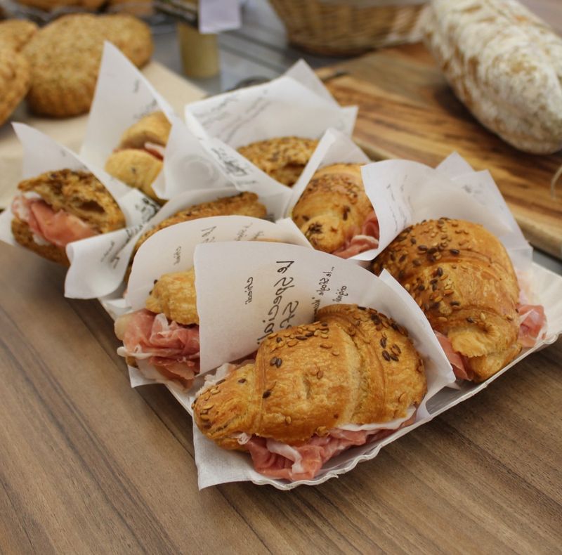 Croissant salato farcito