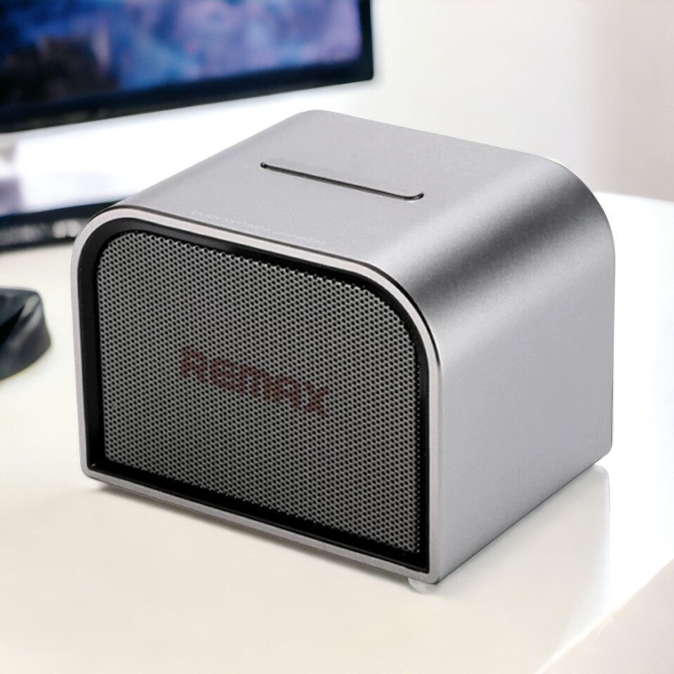REMAX M8 Mini Music: Altoparlanti Bluetooth Portatili per Audio di Alta Qualità.