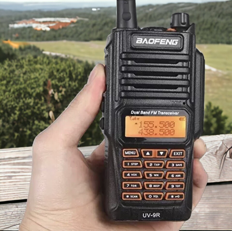 Baofeng UV-9R Walkie Talkie 10W UHF VHF IP67: Affronta le Sfide con Convenienza e Resistenza!