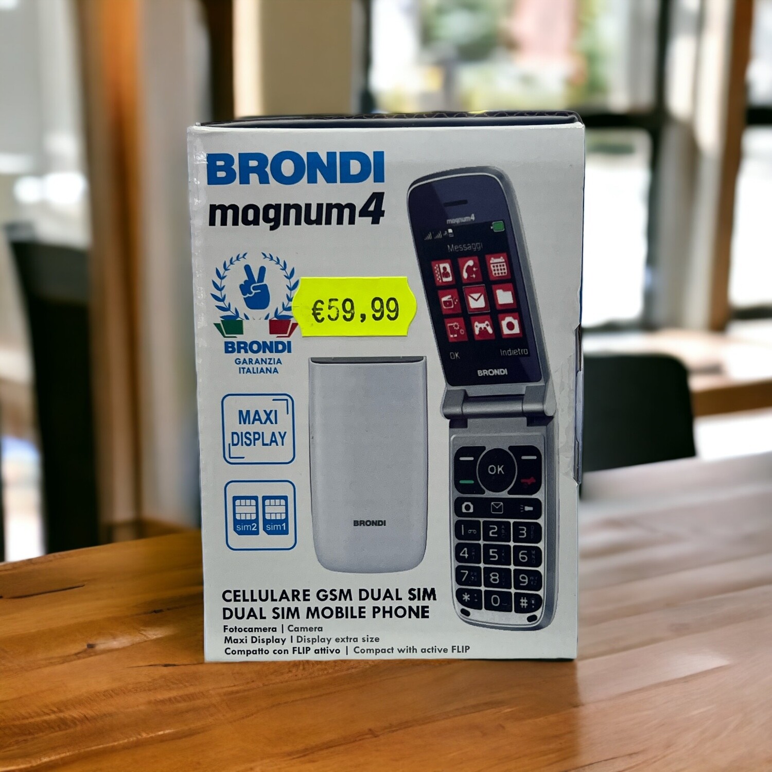 Brondi Magnum 4 - Telefono cellulare a conchiglia con doppia SIM Bianco.
