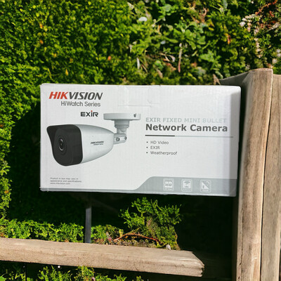 Kit 4 network camera bullet + NVR 4 Canali 4 mp Hikvision.