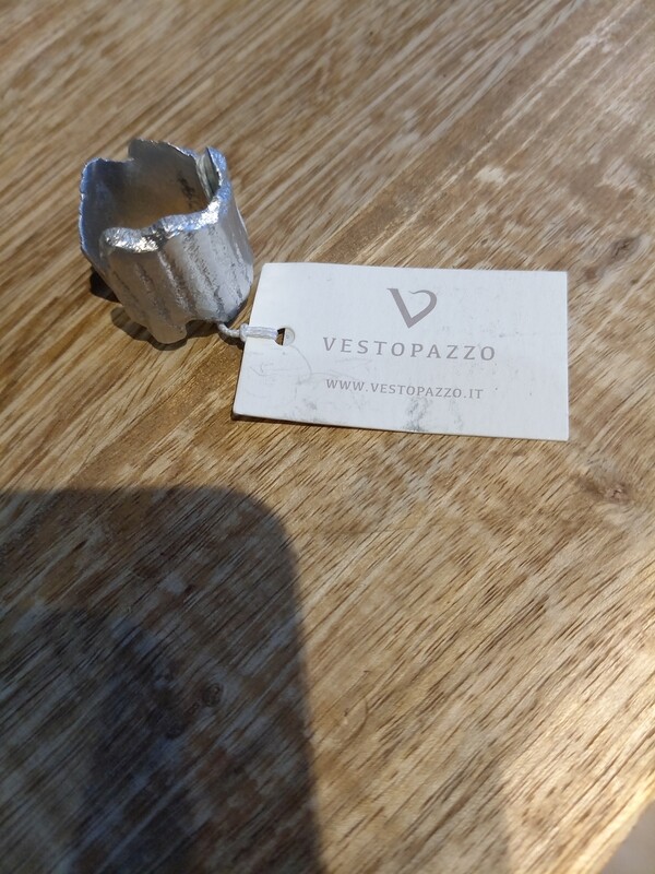 Anello satinato vestopazzo 