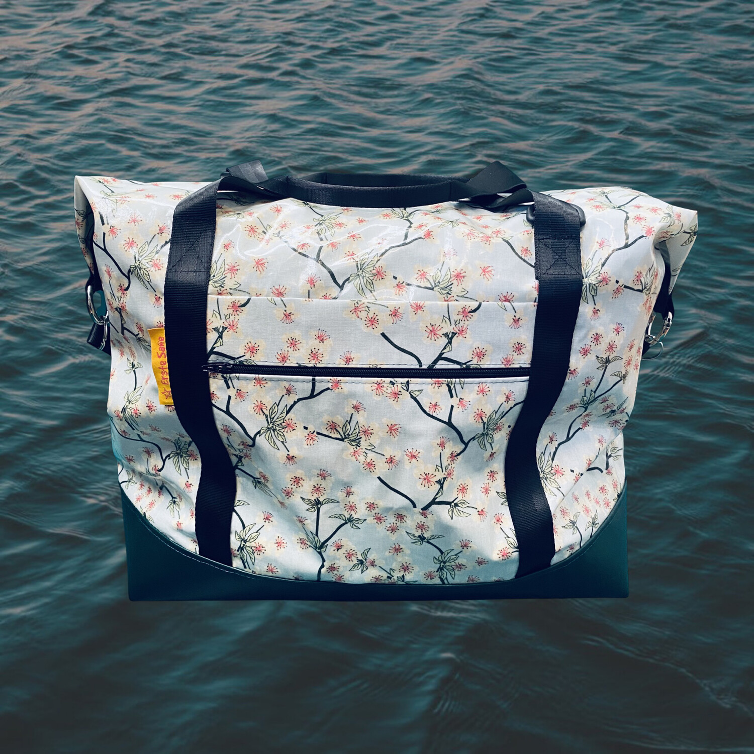 Weekender Wax Cloth Amalie Light Blue