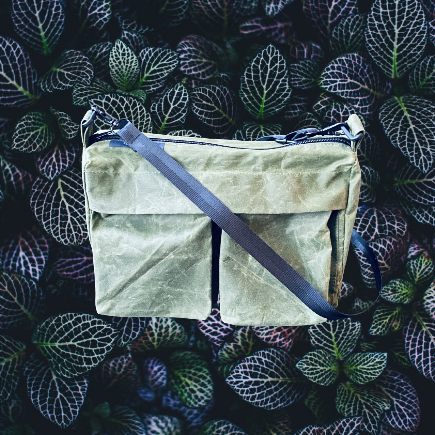 Cross Body Bag Oilskin Dark Green