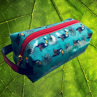Case S Wachstuch Tukan