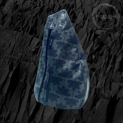 Cross Bag Wachstuch Lotus