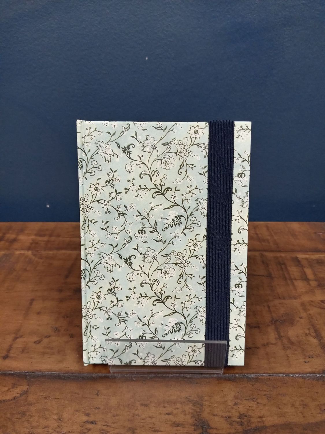 Hard Cover Lined Notebook A6: Blue Flowers