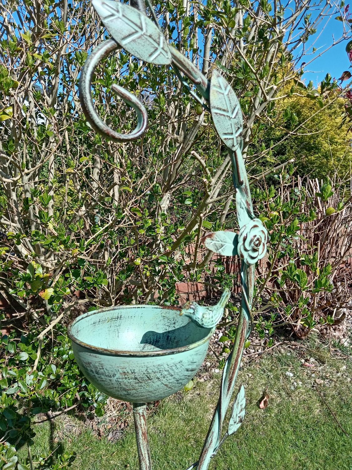 Ornate Bird  Bath on Stake