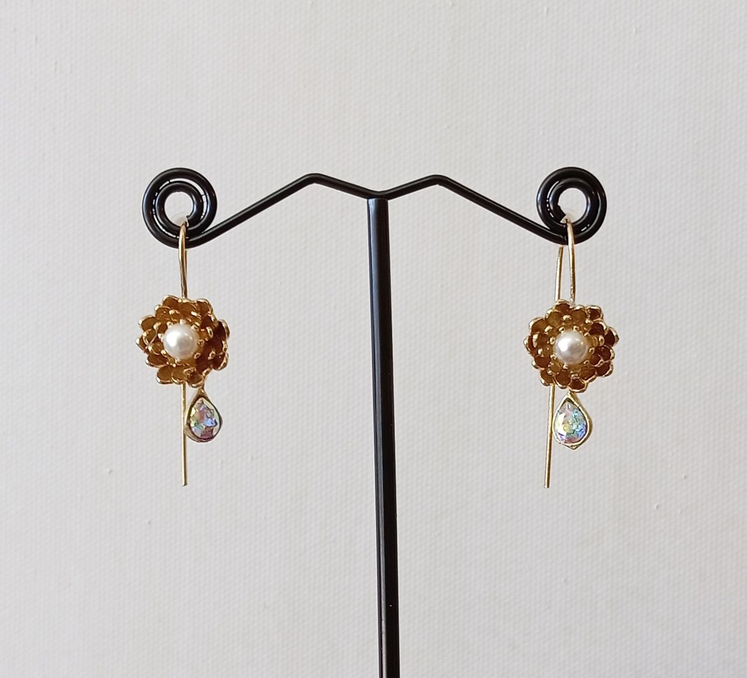 Shiny Petal Earrings