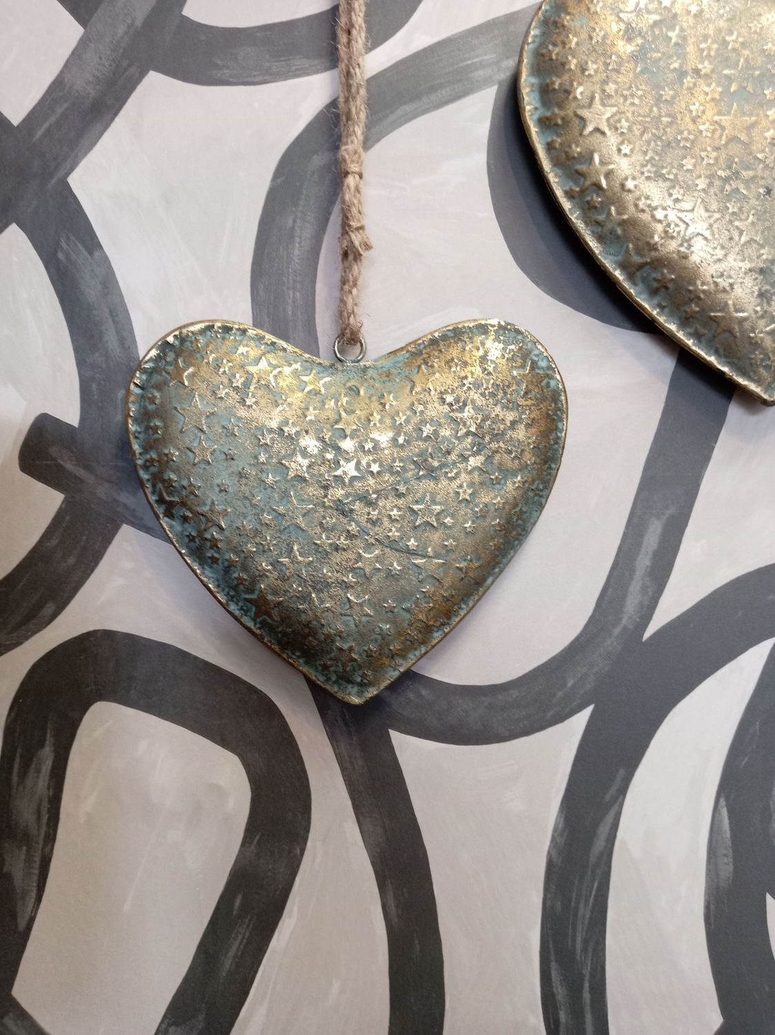 Hanging Heart (medium)