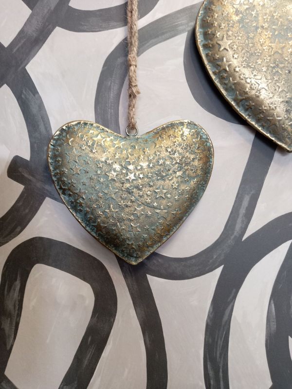 Hanging Heart (medium)
