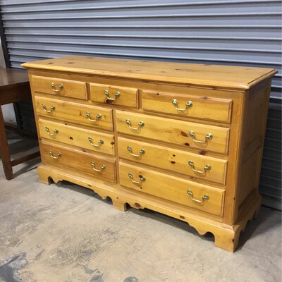 Thomasville Replicas Nine Drawer Dresser