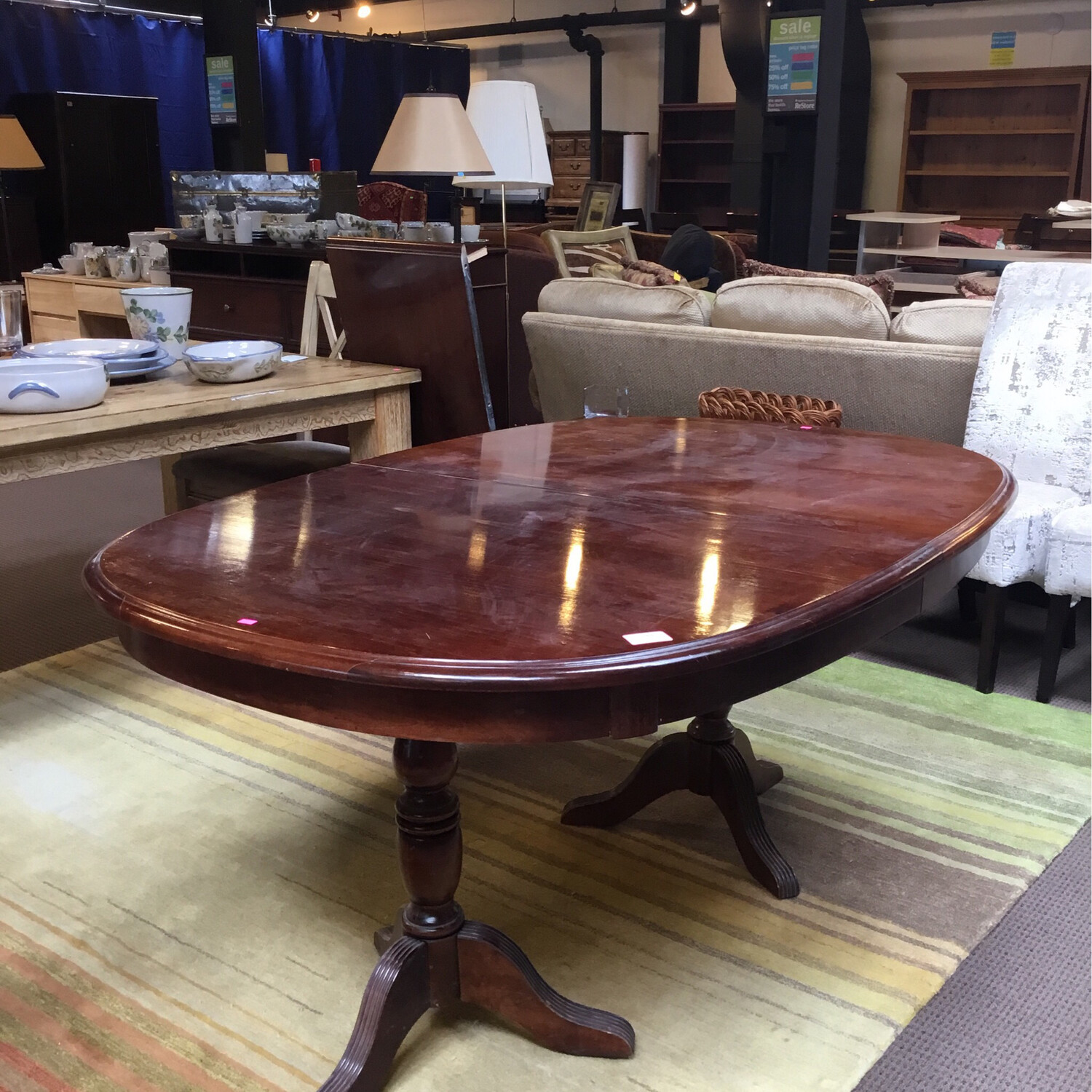 Oval Dining Table w/Leaf