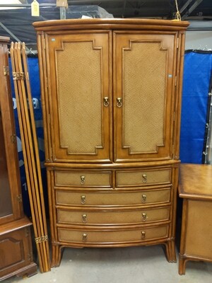 Kreiss Collection Armoire 