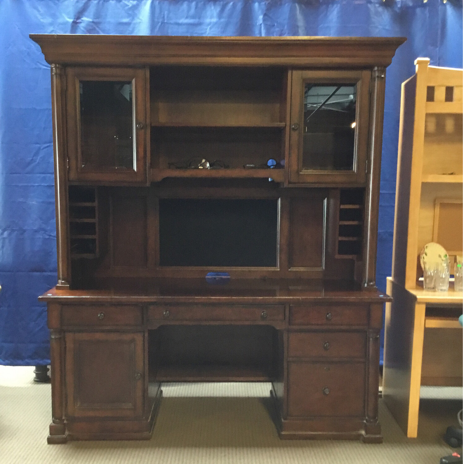 Bassett Dark Wood Desk w/Hutch