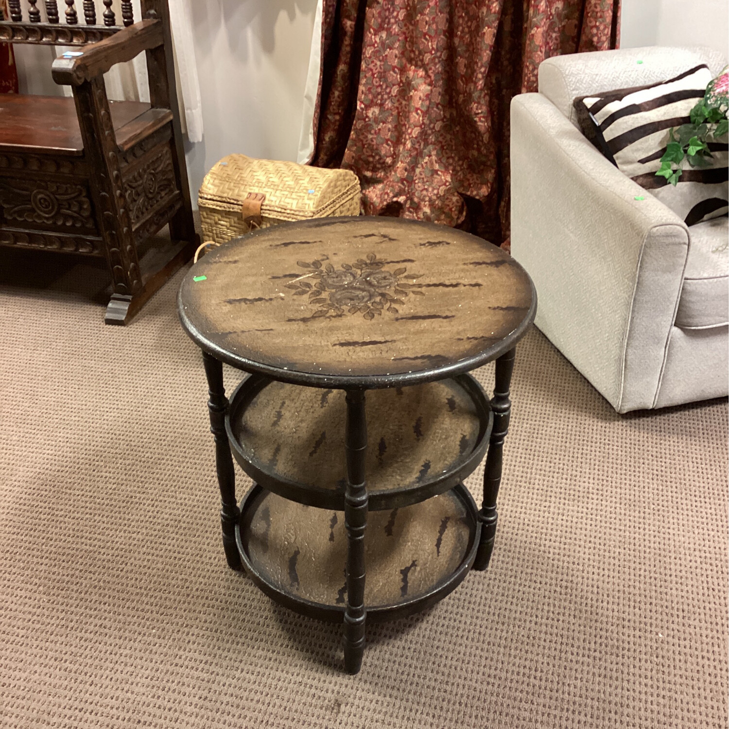 Round Side Table with Flowers